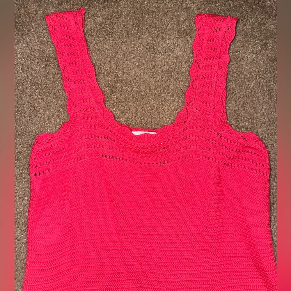 FREE ASSEMBLY CROCHET TANK TOP - SiZE SMALL - Picture 5 of 7